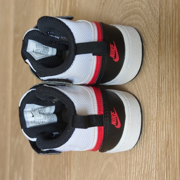 ***SOLD*** Toddler 6c Nike Court Borough Mid - Picture 3 of 7